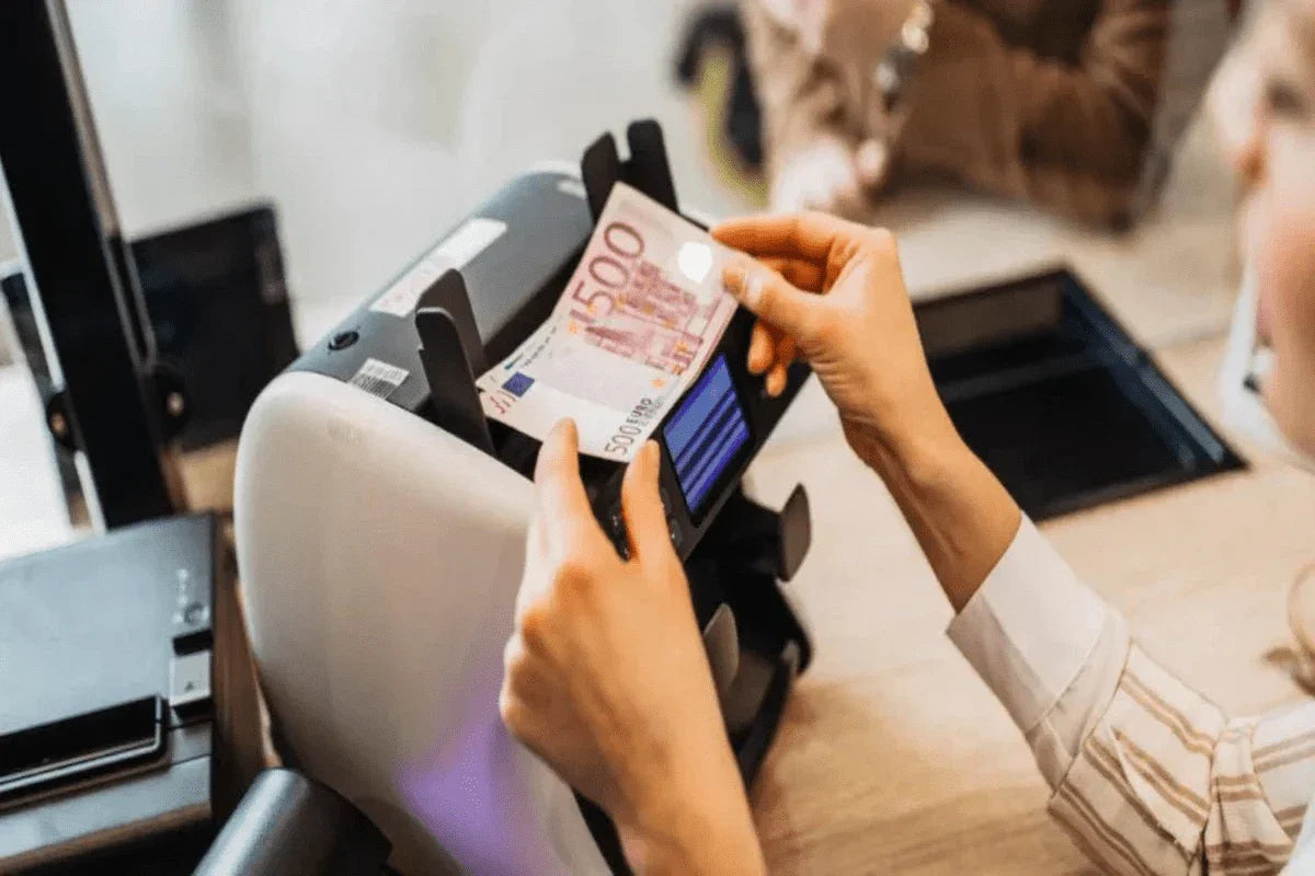 PLUS Korea Currency Counters, Bill Counting Machines & Counterfeit Detectors in UAE | NEOTECH®