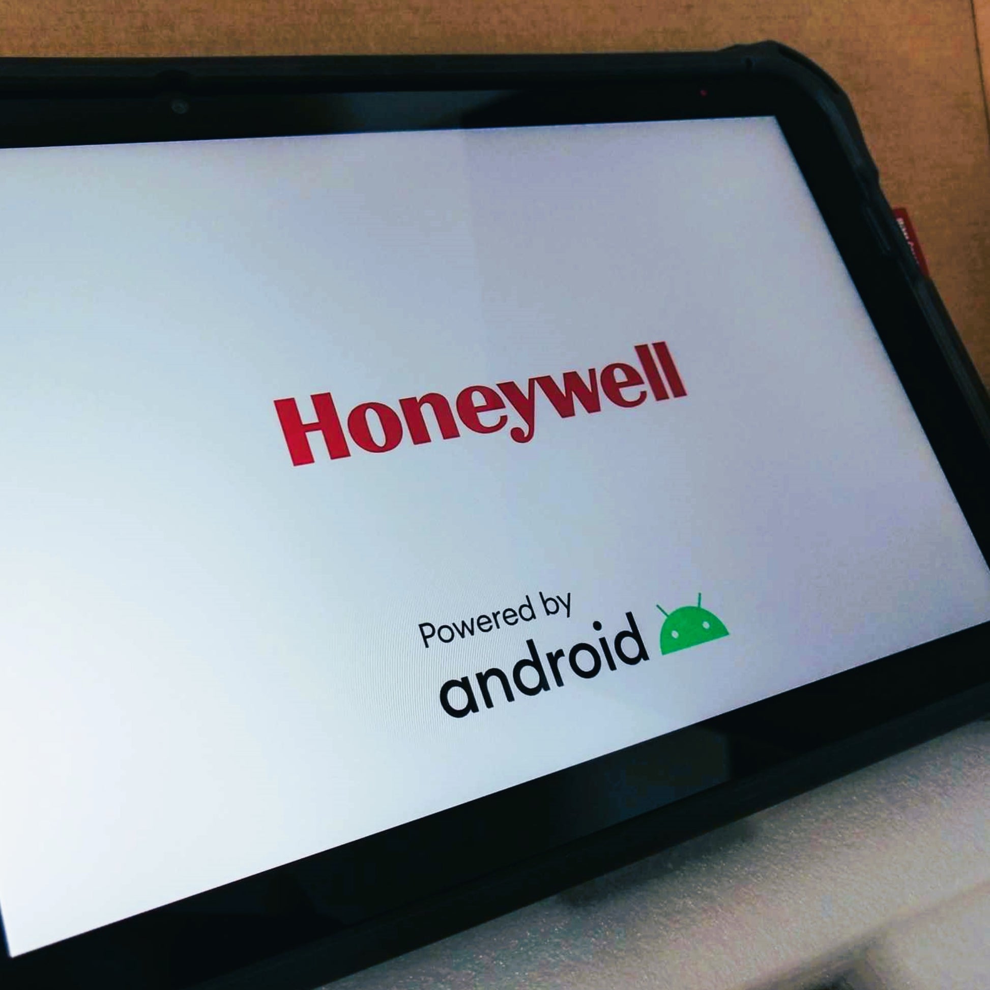 جهاز كمبيوتر محمول متين من هانيويل RT10W